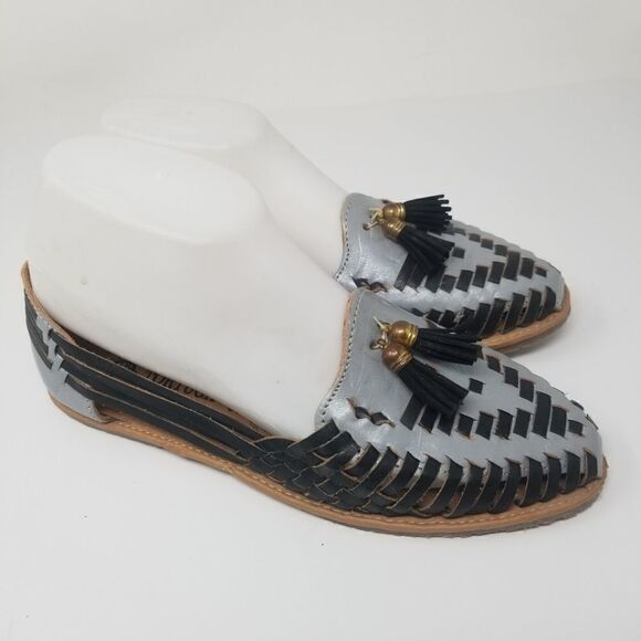 TORTUGA LEATHER SLIPONS WITH TASSELS. SIZE 26. BLACK AND SILVER. - Picture 7 of 16